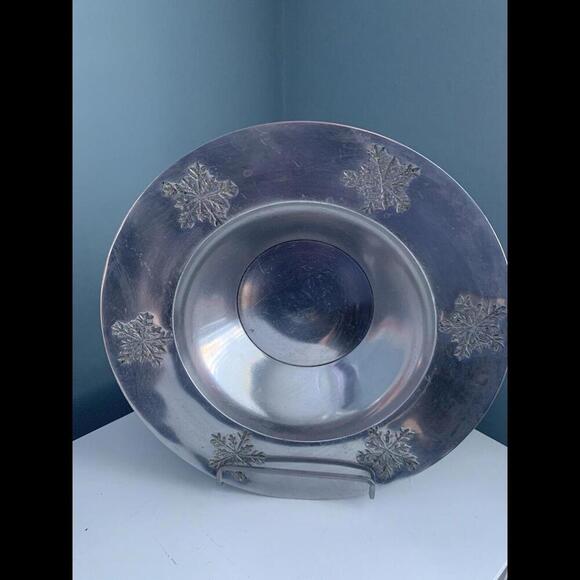 2007 Target Silver Noel Serving Bowl Holiday 07 12.5” Wide Snowflakes Winter - Picture 2 of 11